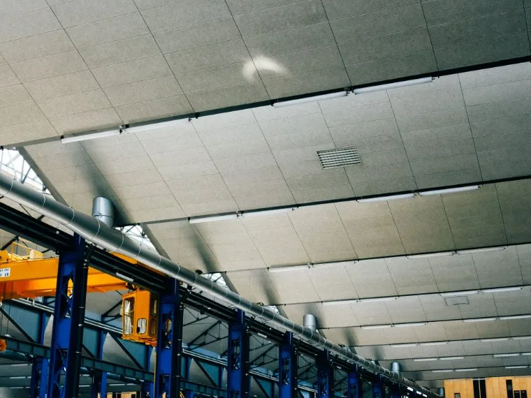 Entrepôt logistique sous surveillance